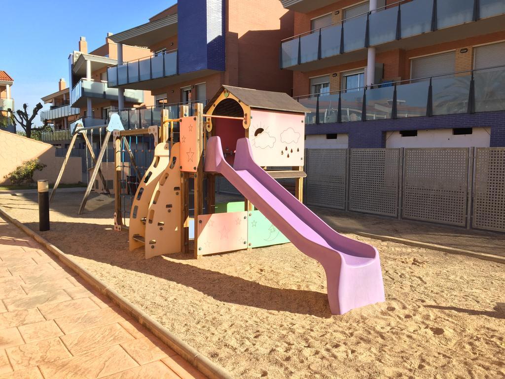 Apartamento Port Marino カンブリルス エクステリア 写真